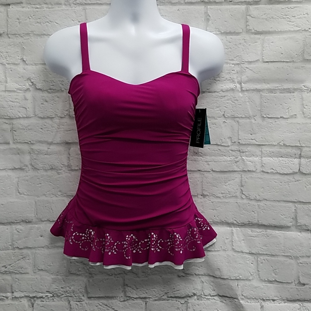 NWT One piece Swimsuit, Womens 6, C5B